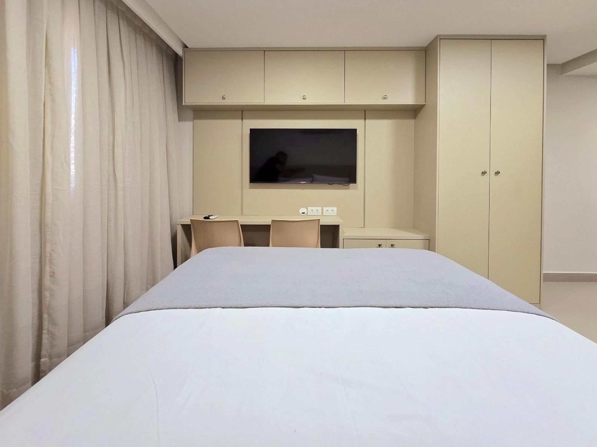 Way By Hosppedar Apartment